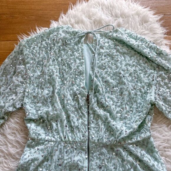 NWT! Alice + Olivia Palmira All-Over Sequin Chiffon Dress - Venus Blue | Size 6 - Picture 7 of 13